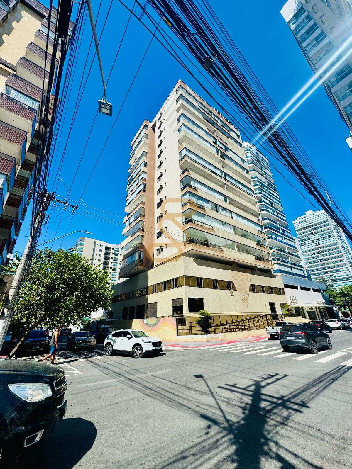 3 quartos, 2 quadras da praia - Santon Imobiliária