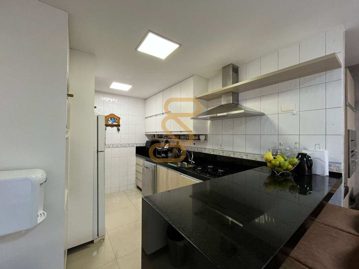 Apartamento com 3 quartos na Quadra do Mar da Praia de Itaparica - Santon Imobiliária